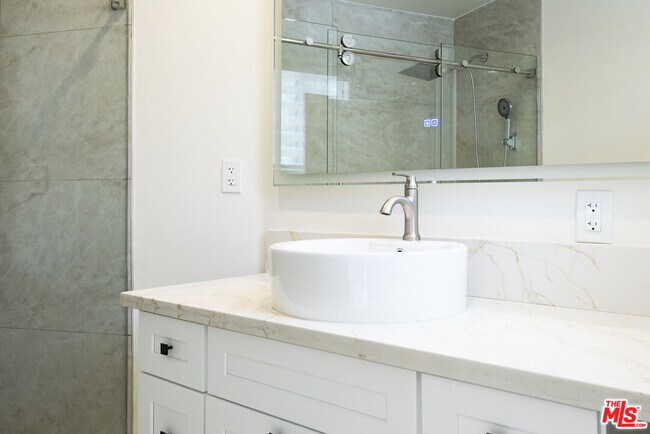 Building Photo - 14843 Morrison St