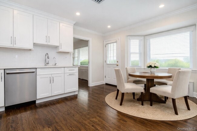 Building Photo - 14 St Pauls Pl