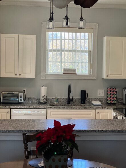 Building Photo - 4241 Hibiscus Dr