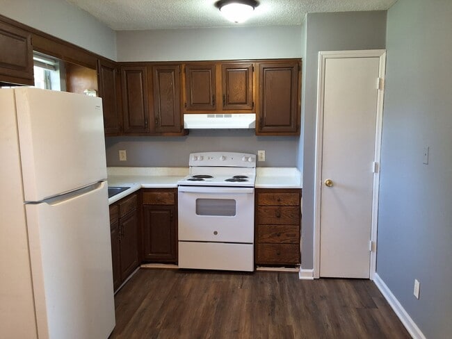 Building Photo - 310 Diecks Dr