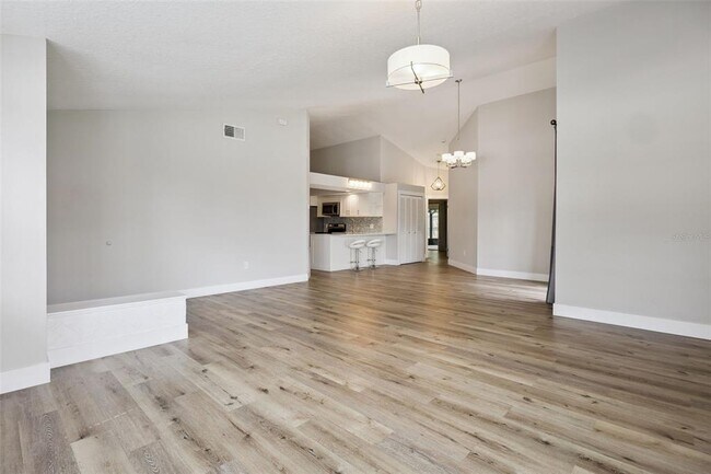 Building Photo - 7301 Spring Villas Cir