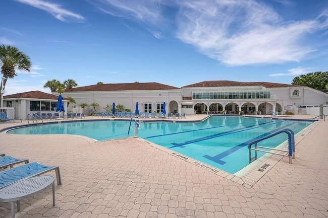 Building Photo - 5267 Europa Dr