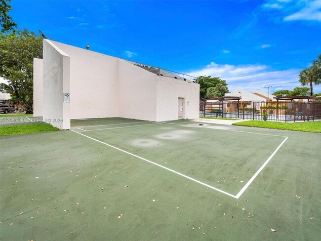Building Photo - 1424 SW 131st Pl Cir E