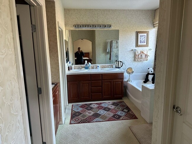 Building Photo - 1013 Ridgeview Dr