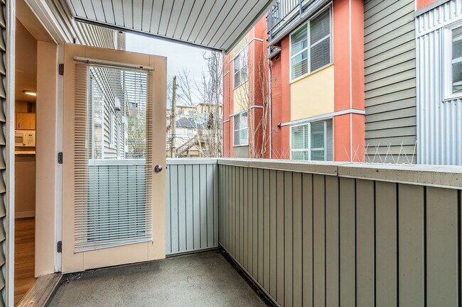 Interior Photo - Hillside 411