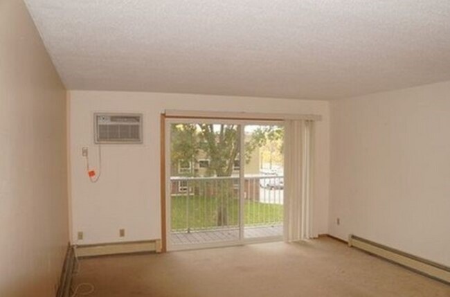 Building Photo - 175 county road b2 E