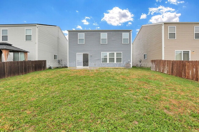 Building Photo - 7449 Sugarbark Dr