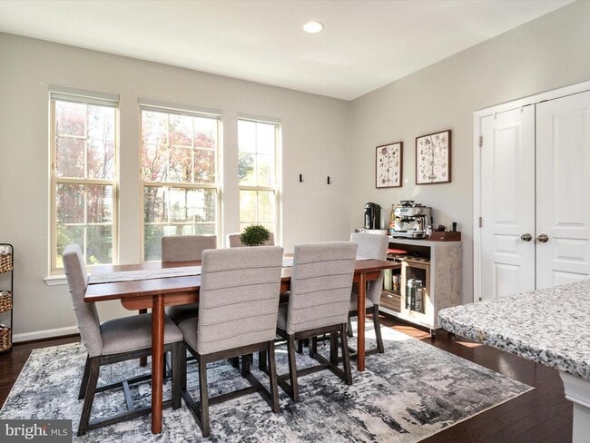 Building Photo - 2321 Marion Rd