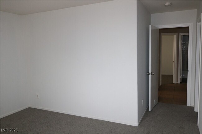 Building Photo - 4069 Vicenta Ct