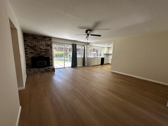 Building Photo - 2035 Dorsch Rd