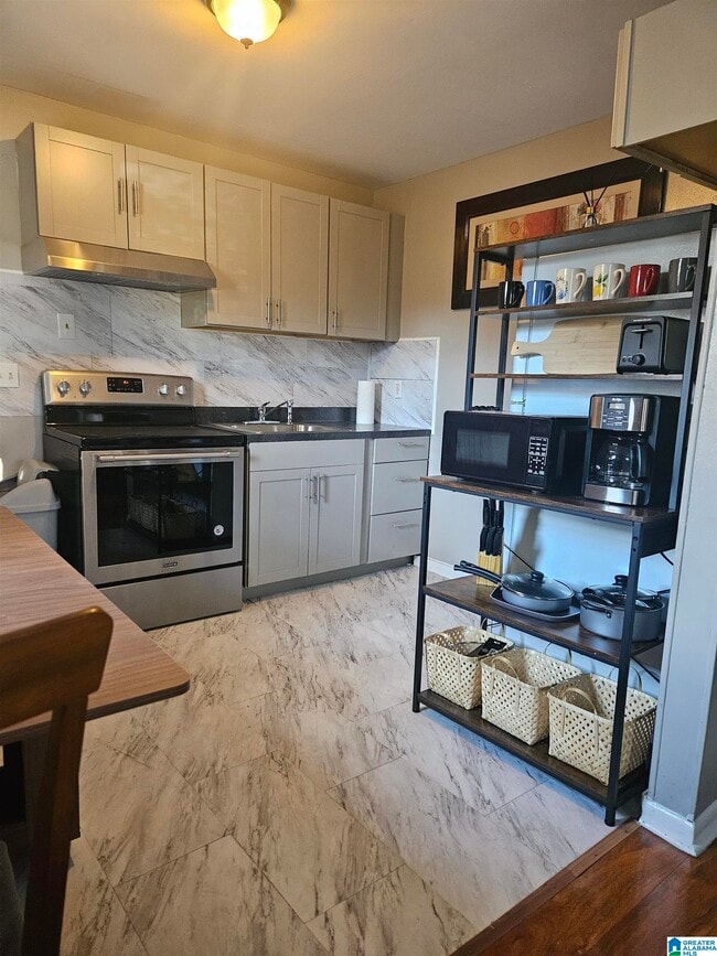 Building Photo - 128 Thomas Cir