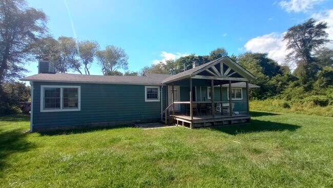 Building Photo - 45 Longfellow Dr