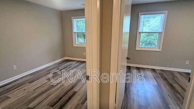 Building Photo - 838 Wilson Cir SW