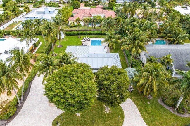 Building Photo - 2021 NW 3rd Ave