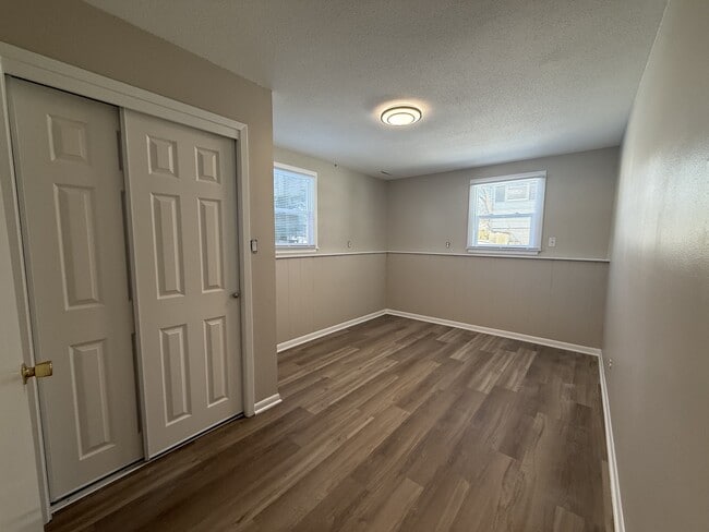 Building Photo - 1001 Caroline Terrace