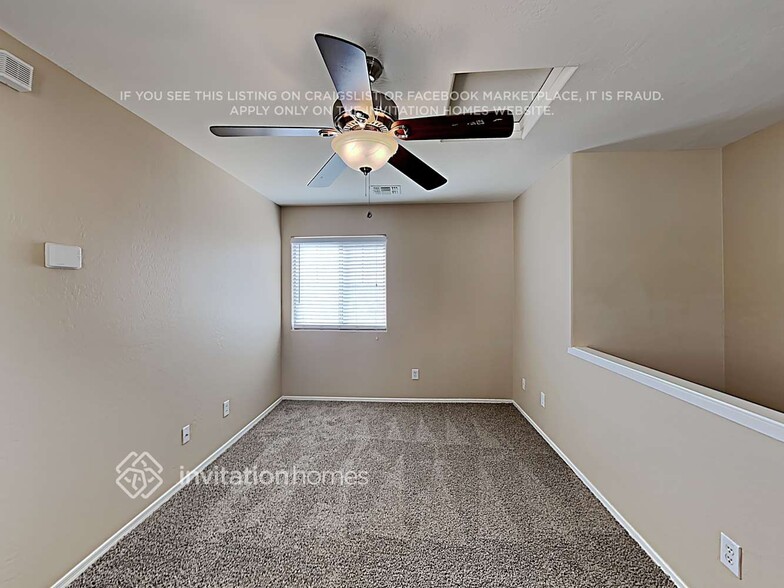 Building Photo - 14087 W Country Gables Dr