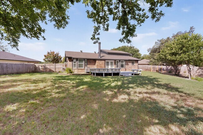 Building Photo - Newly Renovated Home In Watauga Ready To Be Yours!!!!