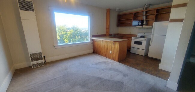 Building Photo - Bay View Living Near WWU – 1 & 3 Bedroom U...