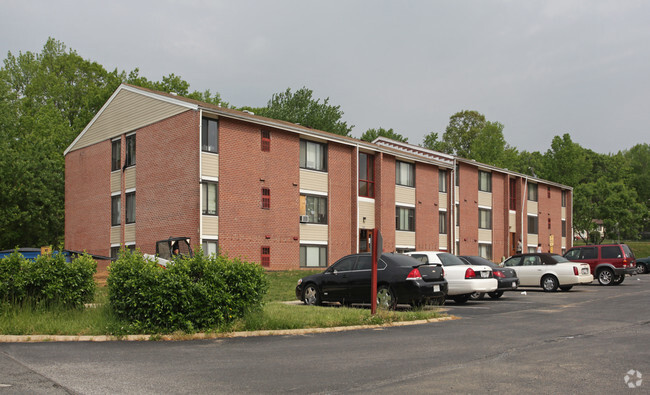 Primary Photo - Perrywood Garden Apartments