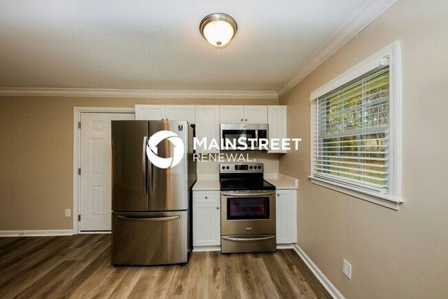 Building Photo - 3 Bedroom Pet-Friendly Home in Powder Springs, GA with Main Street Renewal