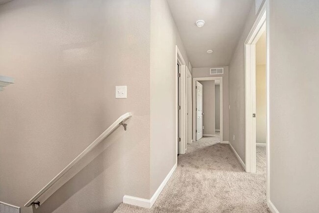 Building Photo - Newer Home in Howell for Lease