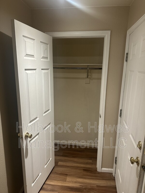 Building Photo - 4531 Boardwalk Dr