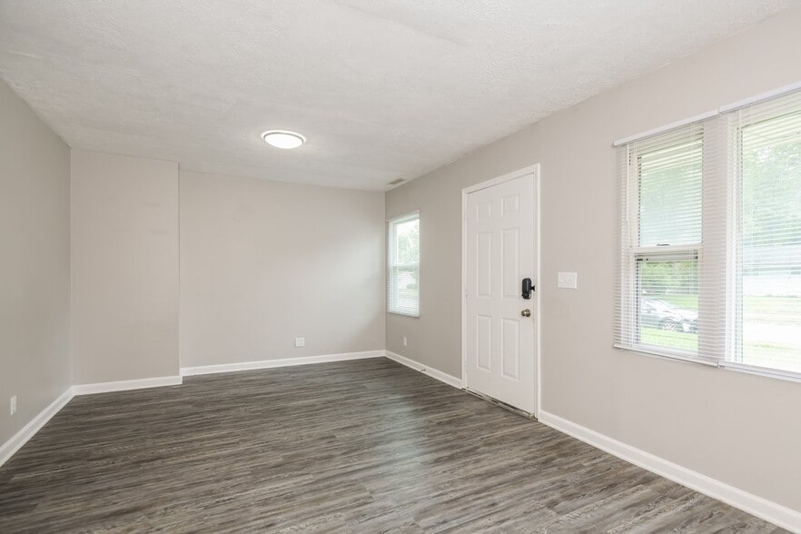 Building Photo - 3353 Forent Ave