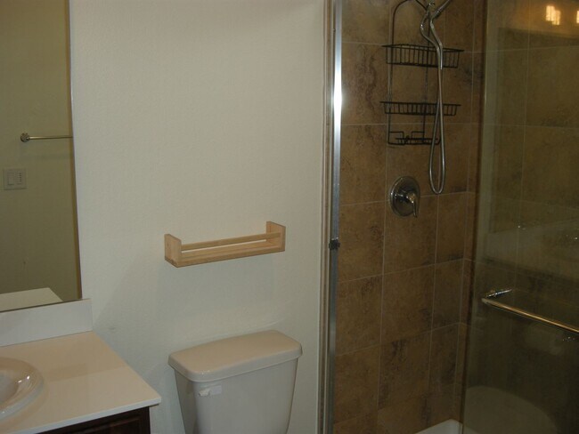 Building Photo - Two Bedroom, Two and and a Half Bath Townh...