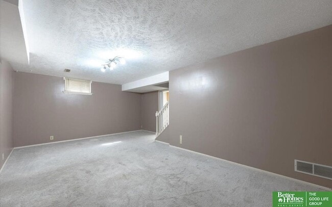 Building Photo - 10329 V St