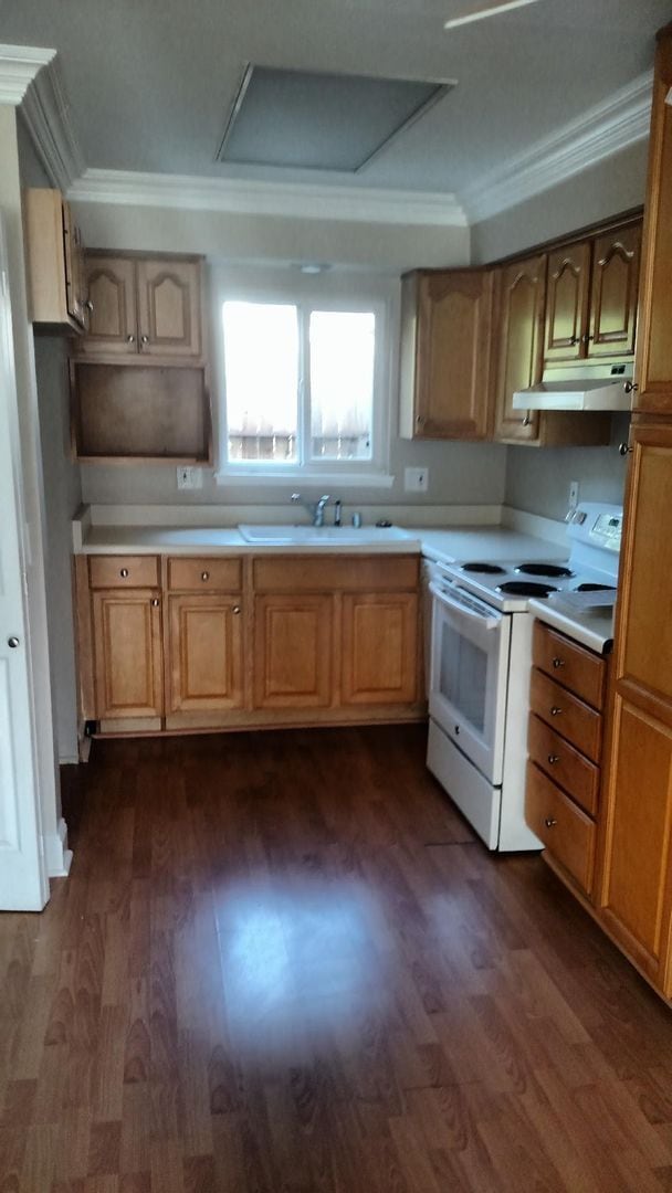 Building Photo - 2 Story 2 bedroom Huntington Beach Townhome