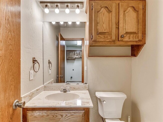 Building Photo - 12414 S Villa Ave