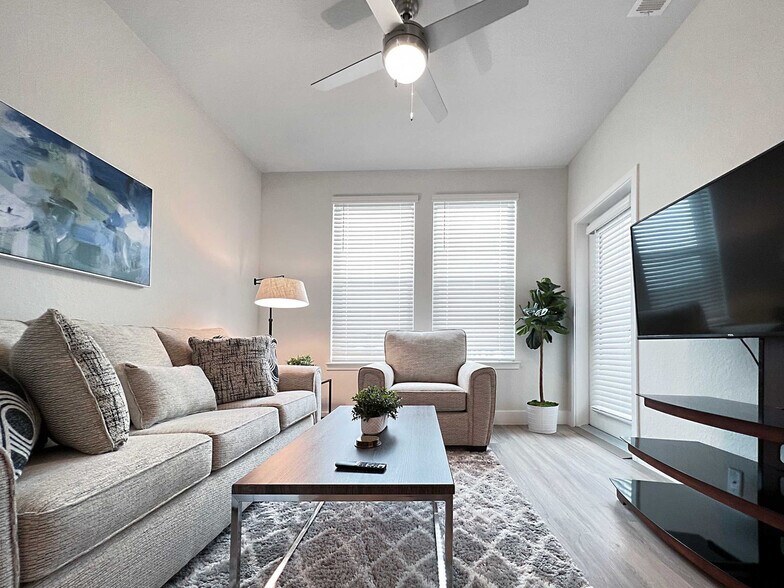 Building Photo - 8985 Bertha Palmer Blvd