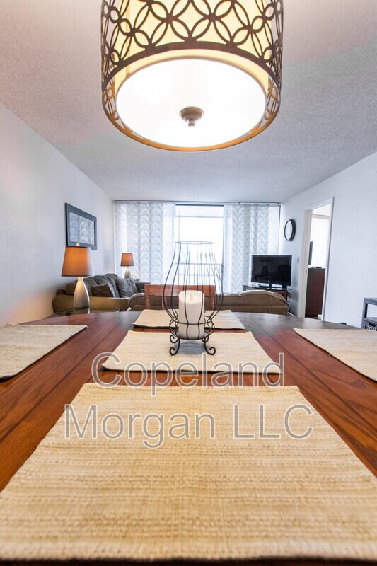 Building Photo - 1000 Cove Cay Dr