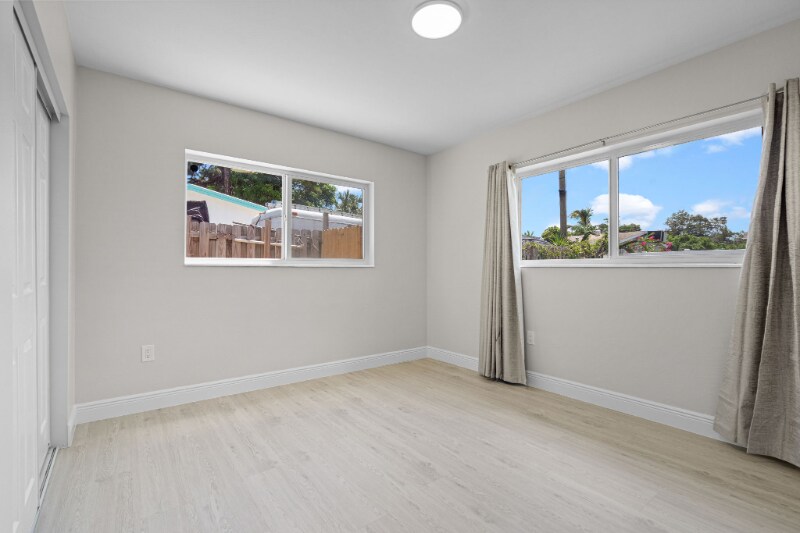 Building Photo - 3220 NW 4th Ct