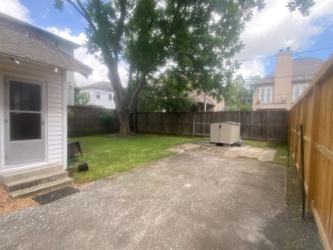 Building Photo - 4434 Oleander St