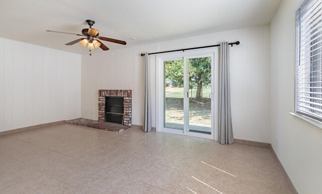 Building Photo - Sanger Home for Rent
