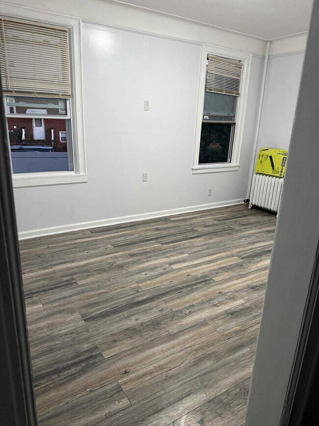 Building Photo - 225 McAdoo Ave