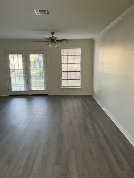 Building Photo - 7091 Perkins Place Ct