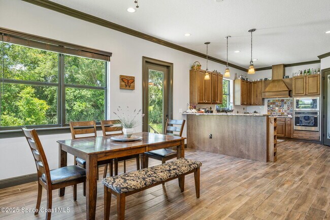 Building Photo - 6725 S Tropical Trail