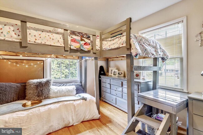 Building Photo - 1048 Dalebrook Dr