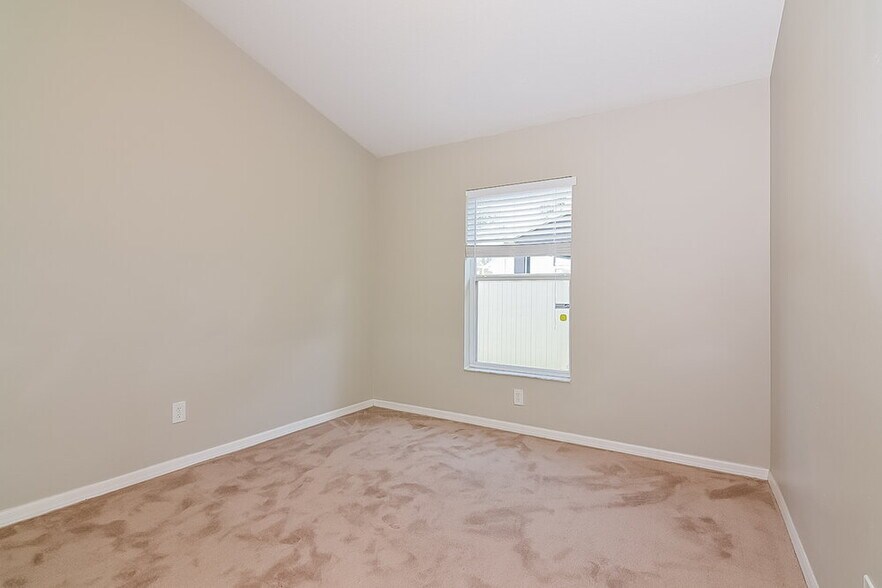 Building Photo - 9252 Zincoe Ln