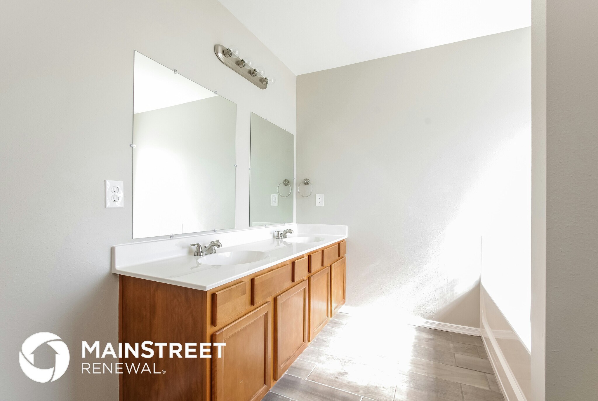 Building Photo - 4317 Larkhaven Village Dr