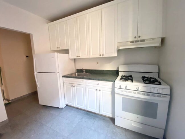 Building Photo - 112 Marine Ave