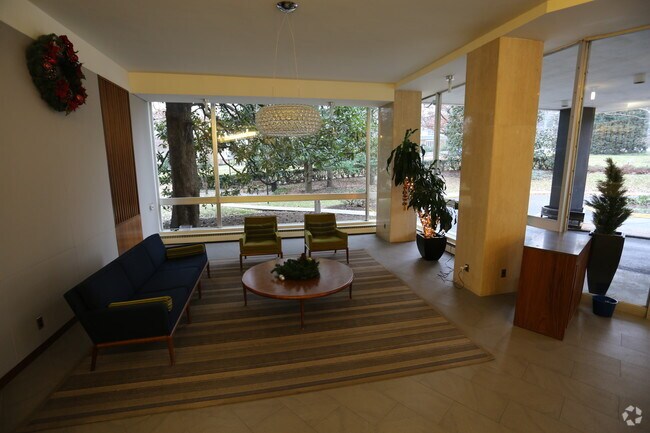 Lobby Photo - 4200 Cathedral Ave NW