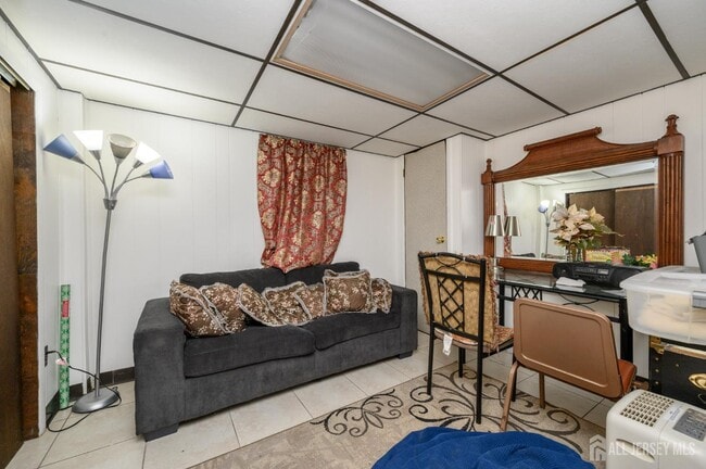 Building Photo - 1 Ovington Ave