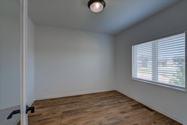 Building Photo - 604 Burnt Sienna Dr