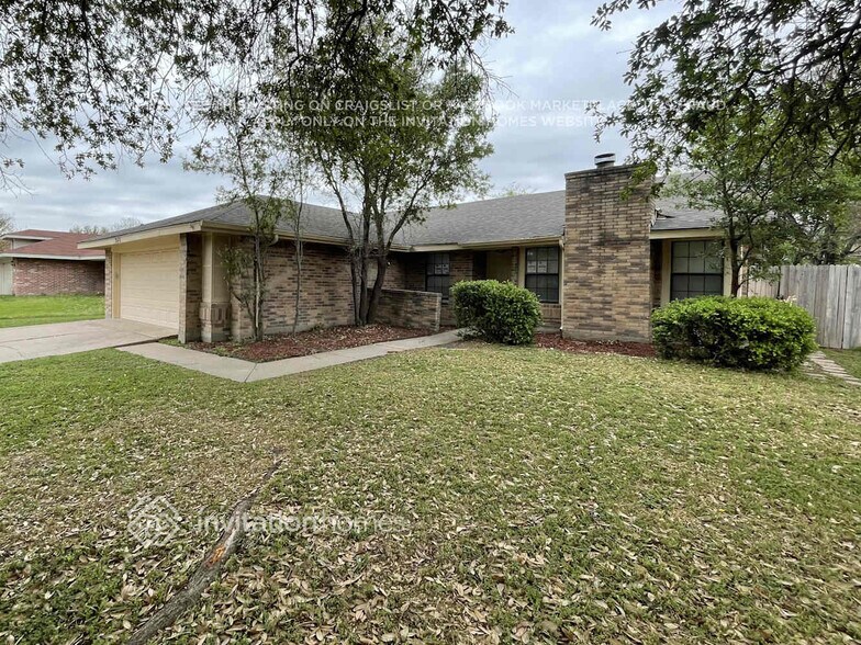 Building Photo - 2410 Channing Dr