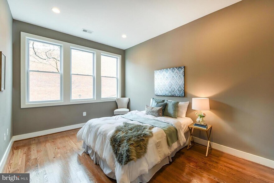 Building Photo - 3 S St NW