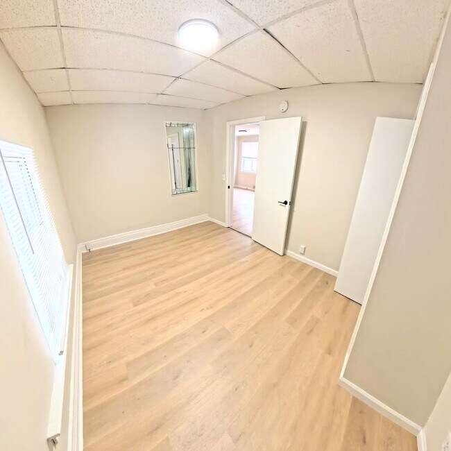 Building Photo - 510 S Washington St