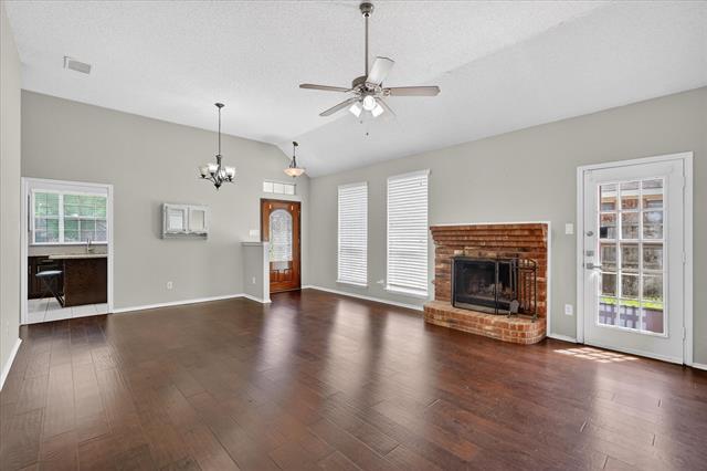 Building Photo - 505 Picketts Dr